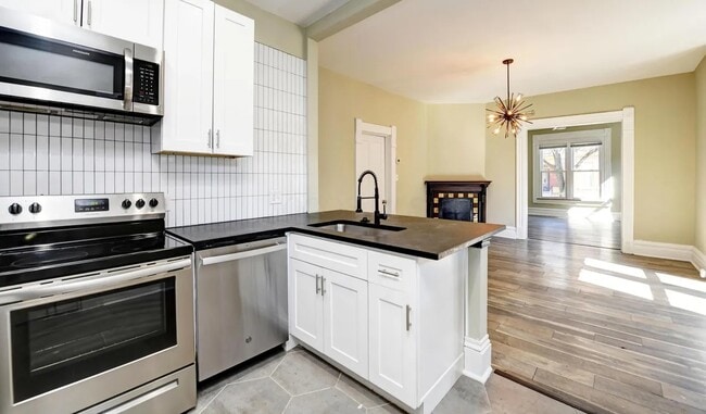 Building Photo - 47-49 S Monroe