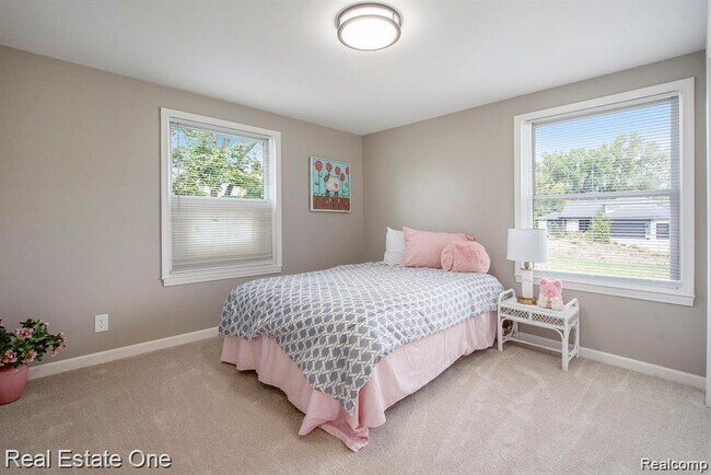 Building Photo - 51275 W Seven Mile Rd