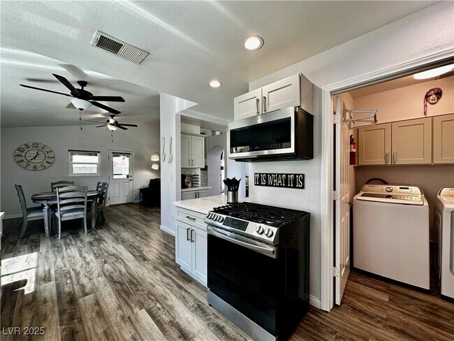 Building Photo - 41 Stone Cress Dr