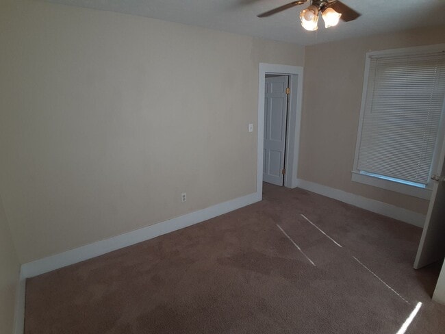 Building Photo - 204 Bolling St