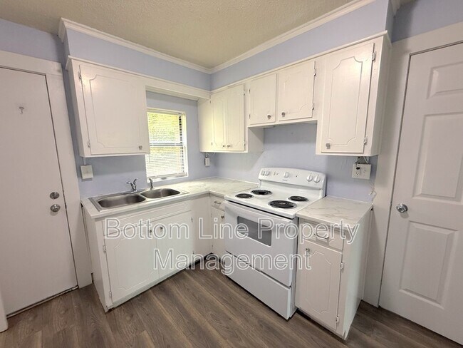 Building Photo - 206 Blacksnake Rd