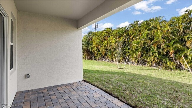Building Photo - 1903 Cape Coral Pkwy W