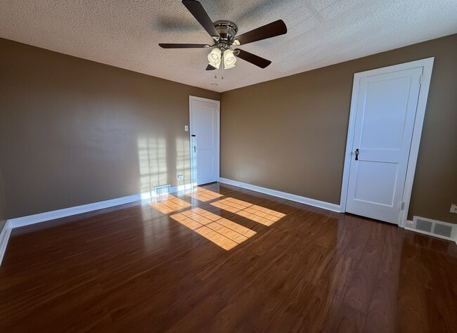 Building Photo - 119 W Madison Ave