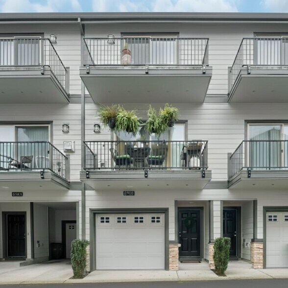 Building Photo - 8918 SW Elena Ln