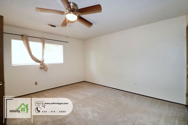 Building Photo - 160 Woodcliff Dr