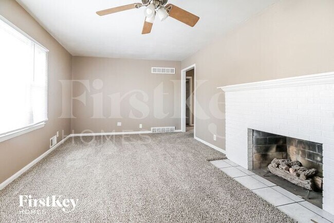 Building Photo - 13001 East 37th Terrace S