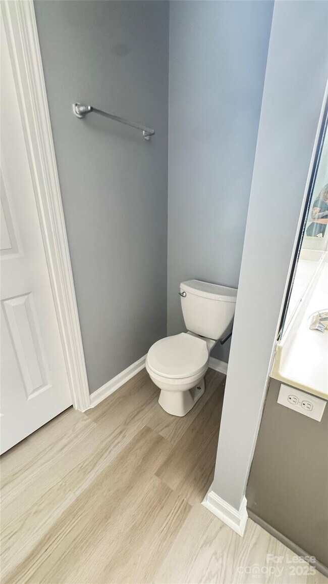 Building Photo - 1705 Starling Ct