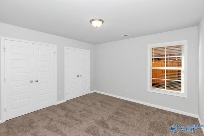 Building Photo - 213 Shubert Dr