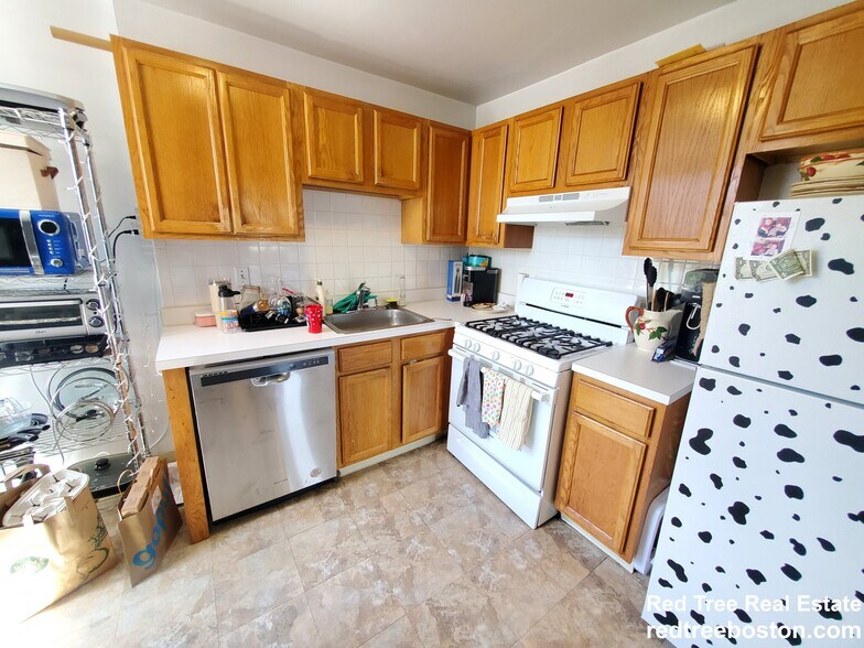 Apt 18 - 20 Colborne Rd