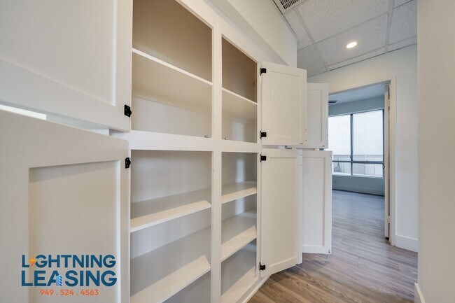 Building Photo - 15132 Magnolia Blvd