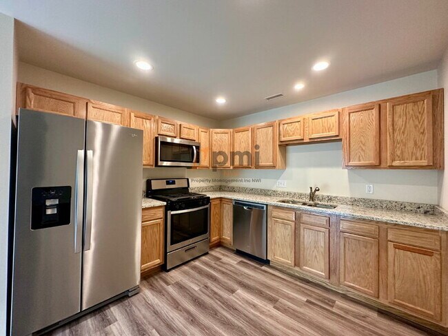 Building Photo - 122-124-124 Park Ave