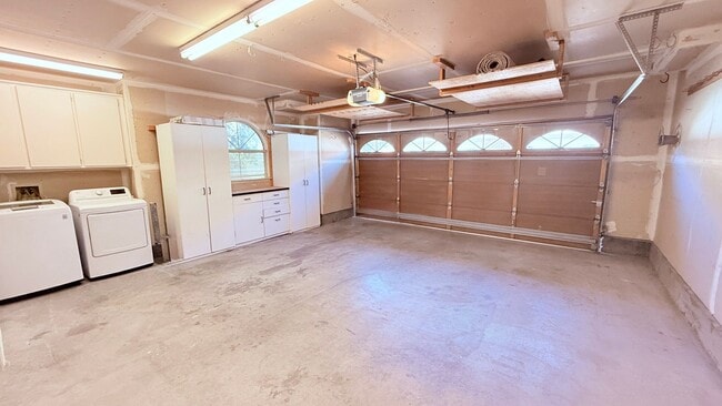 Building Photo - Charming and Move-in Ready 3BD/2.5BA, Two-Story Townhouse in Miravilla at Gale Ranch, San Ramon- ...