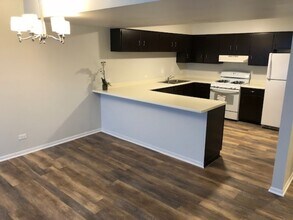 Building Photo - 103 N Milwaukee Ave