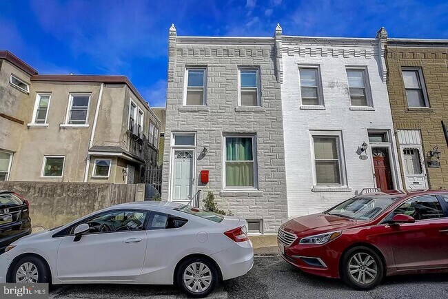 Building Photo - 2735 Reno St