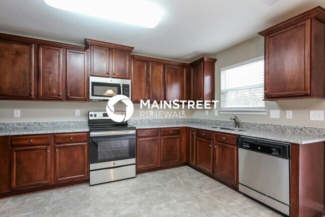 Building Photo - 4 Bedroom Pet-Friendly Home in Greensboro, NC with Main Street Renewal