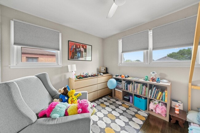 Building Photo - 8819 N Wisner St