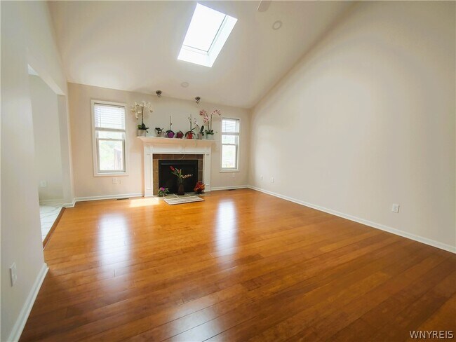 Building Photo - 441 Riverwalk Dr