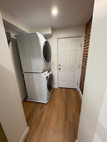 Washer Dryer - 1109 Chicago St SE