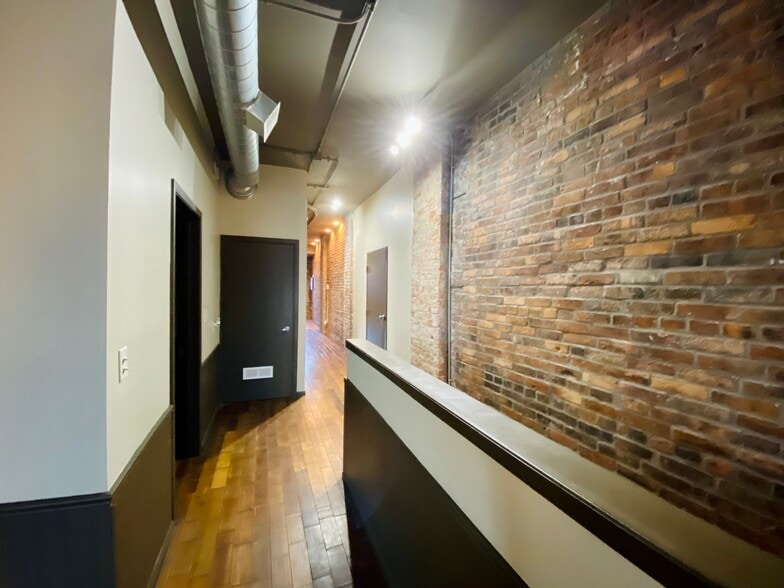 Building Photo - 1810 3rd Ave