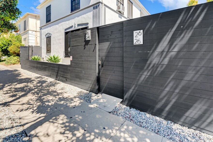 Building Photo - 2624 7th Ave