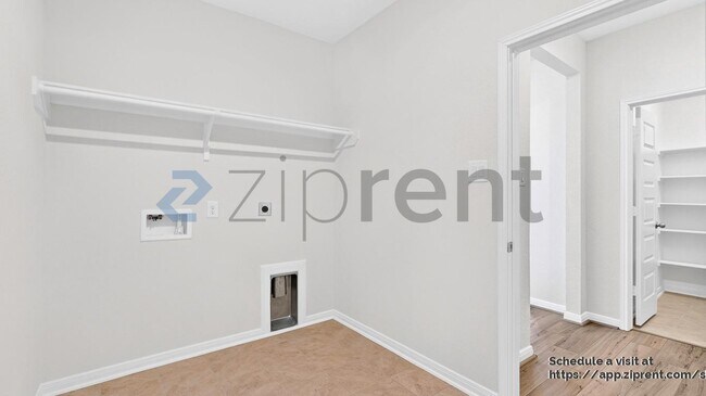 Building Photo - 7611 Coral Ky Dr