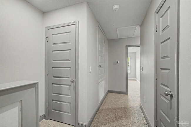 Building Photo - 9055 Golden Eye Dr