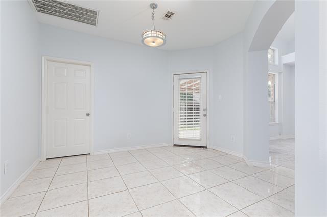 Building Photo - 1404 Hudspeth Dr