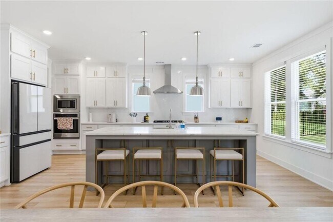 Building Photo - 5045 Reserve Dr