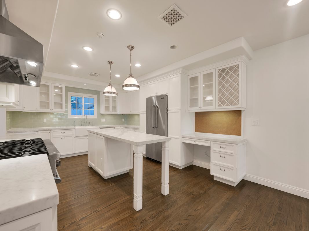 Building Photo - 4231 Stern