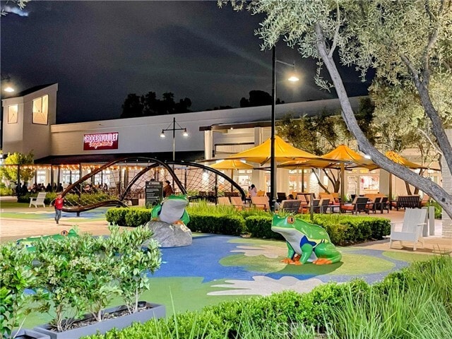 Building Photo - 52 Ashwood