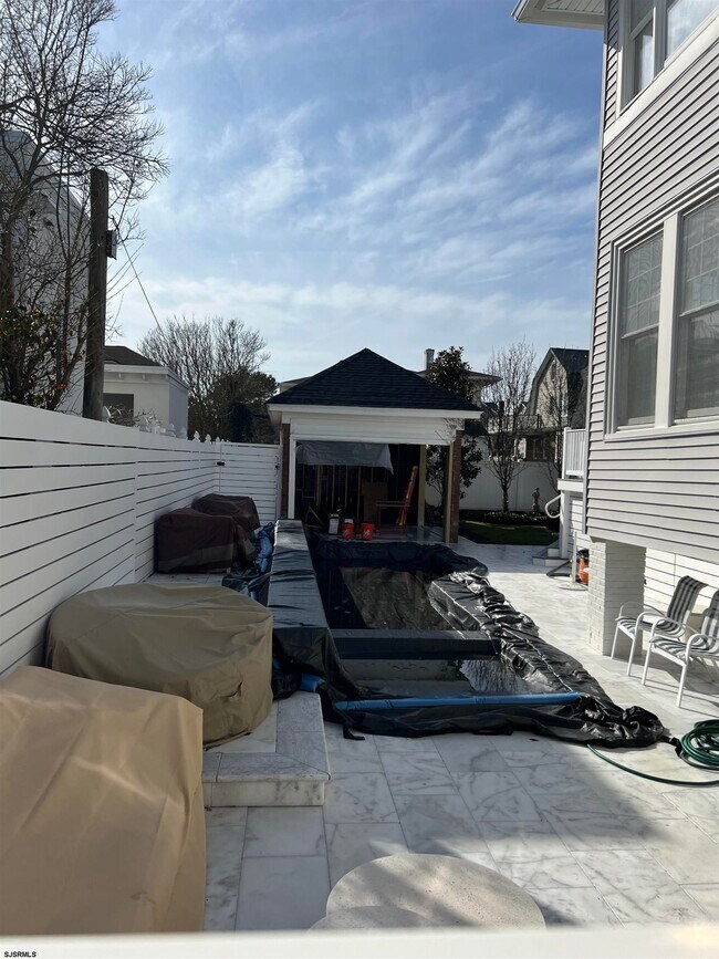 Building Photo - 16 S Somerset Ave