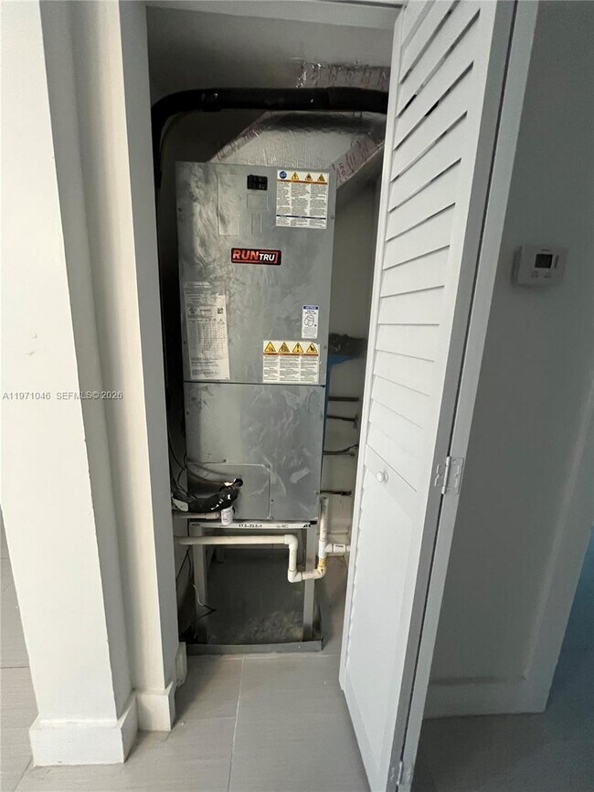 Building Photo - 11855 NE 19th Dr