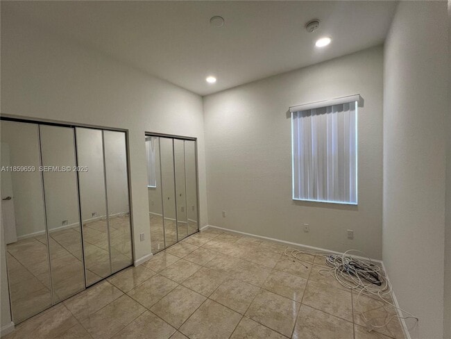 Building Photo - 2217 NE 41st Ave