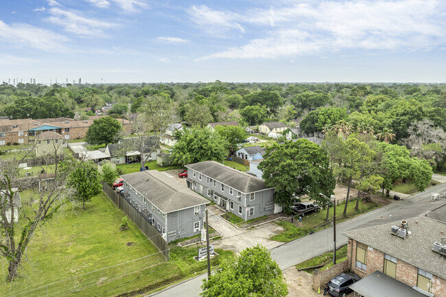 Houston, TX, Aerial Community Overview - Ashley Apartments