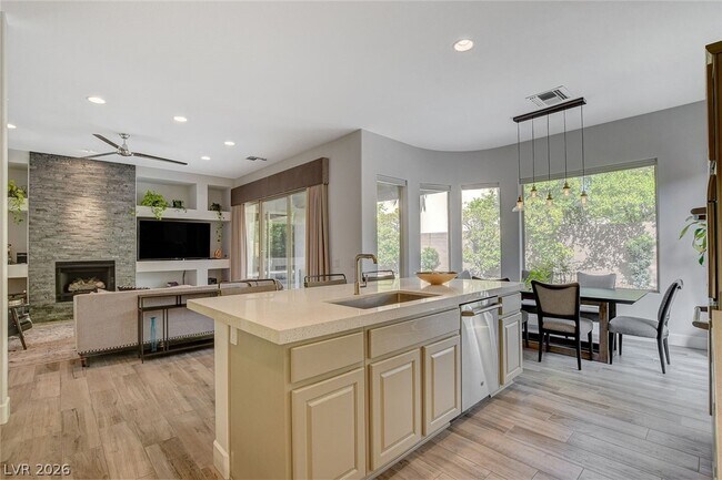 Building Photo - 49 Feather Sound Dr