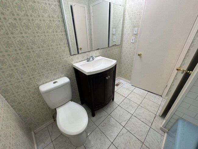 Building Photo - Nice 3/1 House in Lindale- $1,395