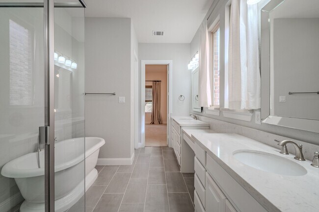 Building Photo - 1117 Ferndale Dr