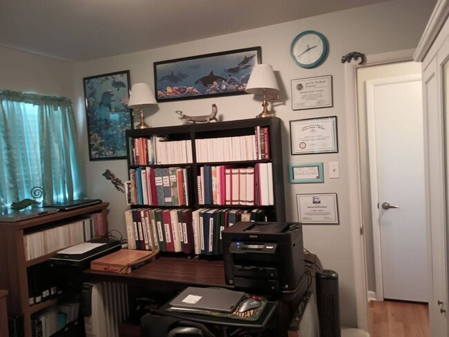 Building Photo - 2 Bedroom Townhouse in the heart of Tennyson!