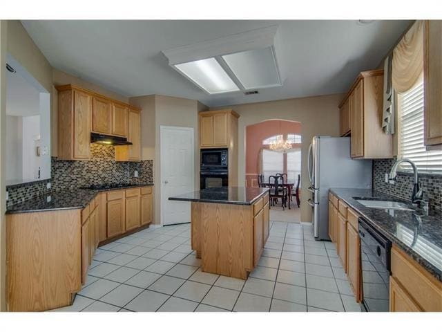 Building Photo - 3825 Cochran Dr