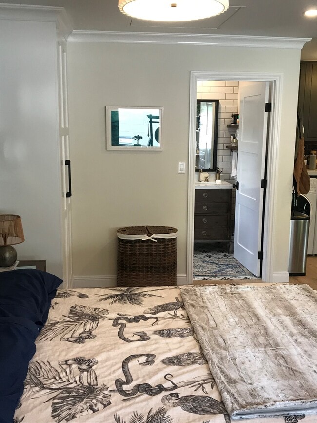 Building Photo - 4264 Grand View Blvd