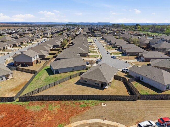 Building Photo - 121 Burlcrest Ct