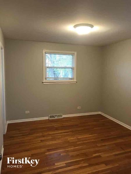 Building Photo - 3322 Woodworth Pl