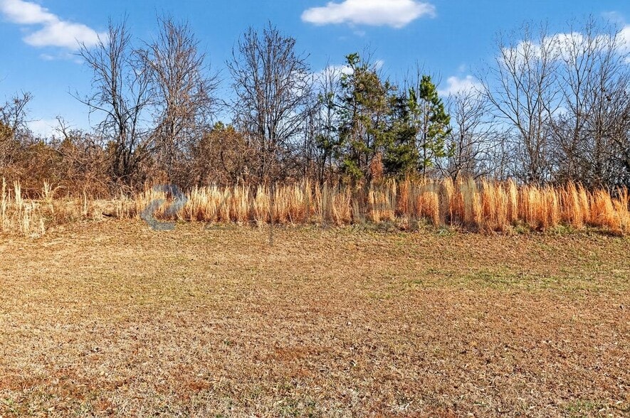 Building Photo - 6404 Trotters Ridge Rd