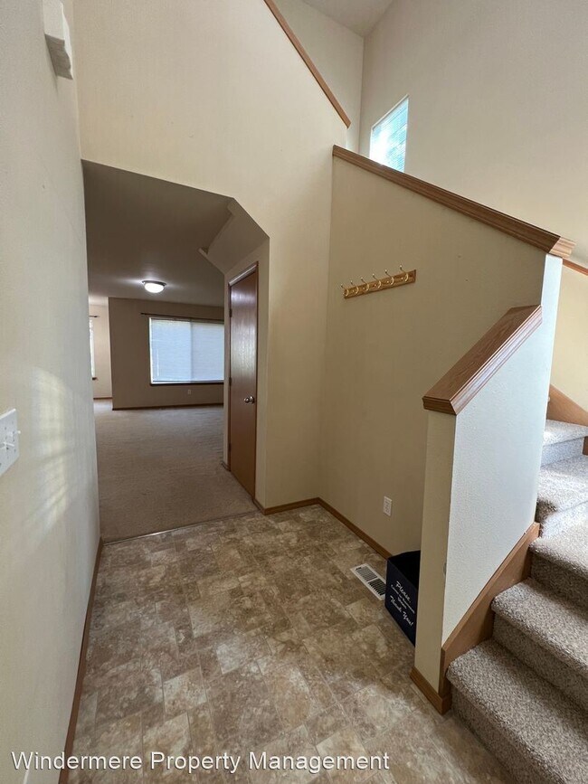 Building Photo - 3 br, 2.5 bath House - 6878 Aquene Loop Ne