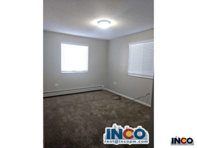 Building Photo - Comfortable 2 bed 1 bath Condo Near Sloans...