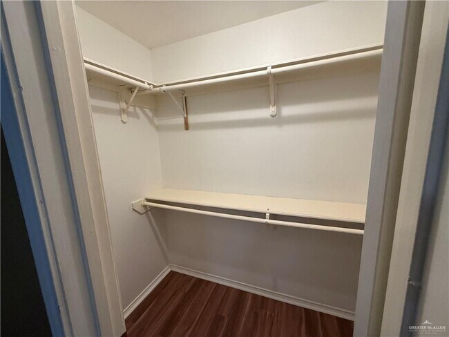 Building Photo - 25 Frontier Dr