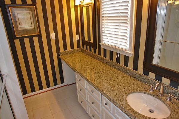 Primary Bathroom - 2219 Jefferson St SW