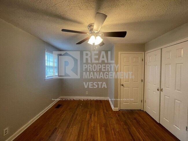 Building Photo - 3278 O'Hara Dr N