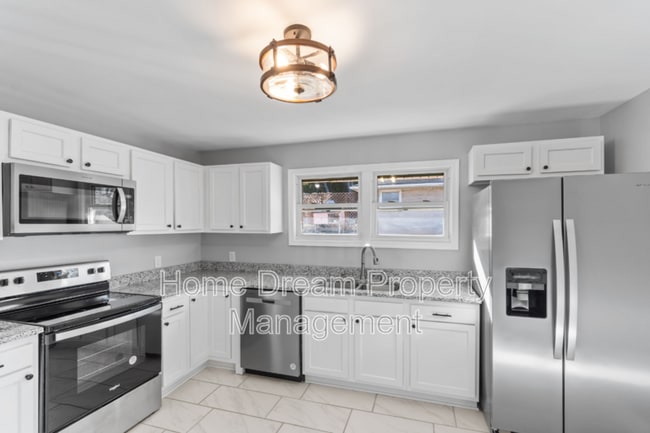 Building Photo - 354 Berry St