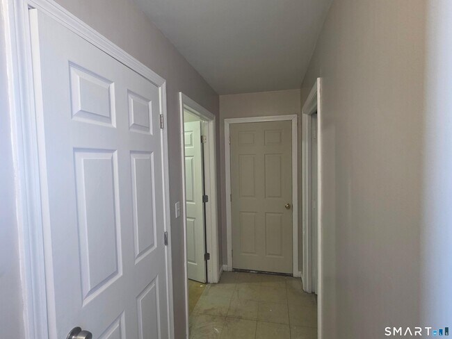 Building Photo - 15 Mc Donald Ave